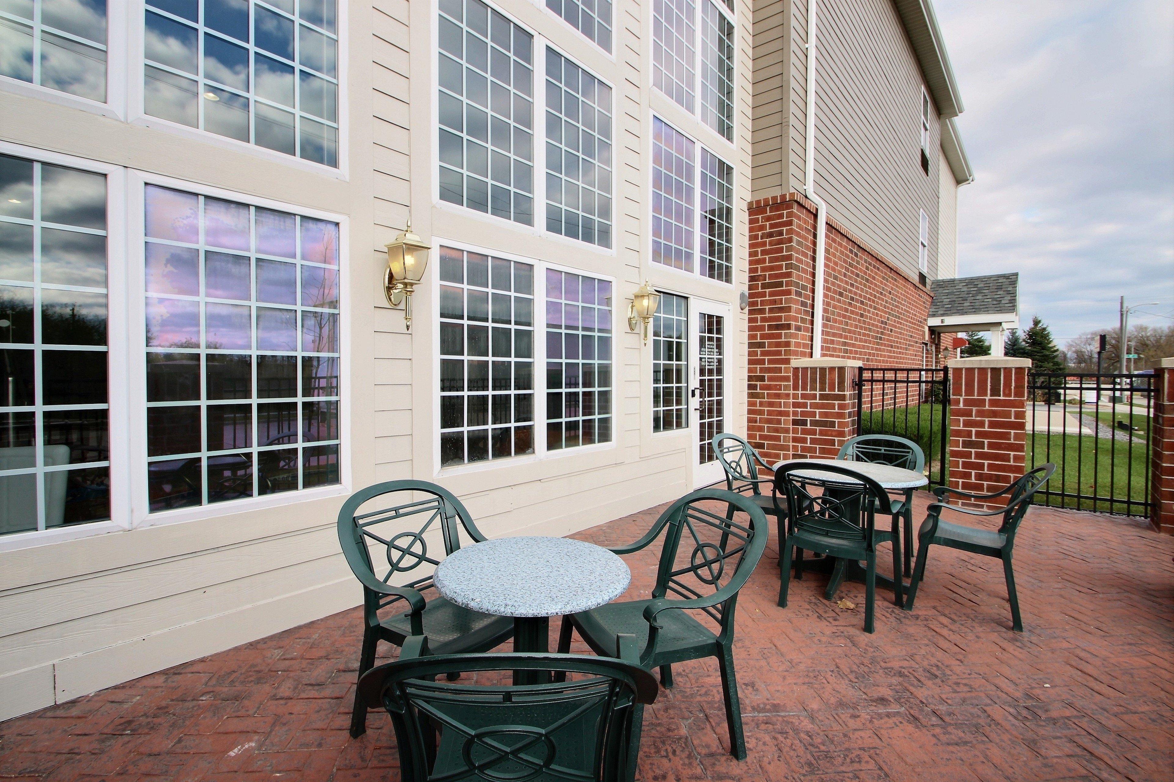 Holiday Inn Express Hotel & Suites Milwaukee Airport By Ihg Exterior foto